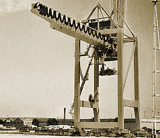 Container crane in the Port of Cadiz (1980)