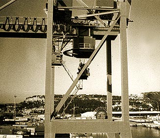 Container crane in the Porto of Barcelona (1971)